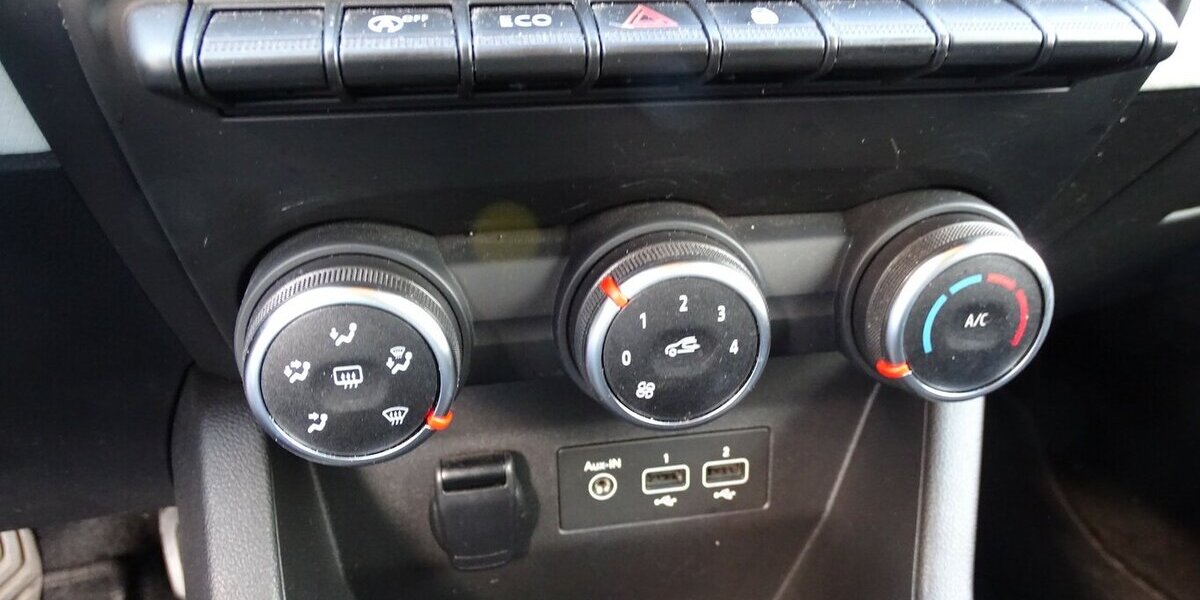 Renault Clio 1,0l Evolution Navi Rückfahrkamera, Einparkhi 31.015 km 12.790 &euro; Rodgau 63110