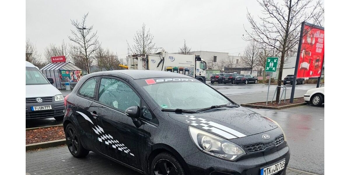 Kia Rio 118.000 km 4.900 &euro; Kronberg am Taunus 61476
