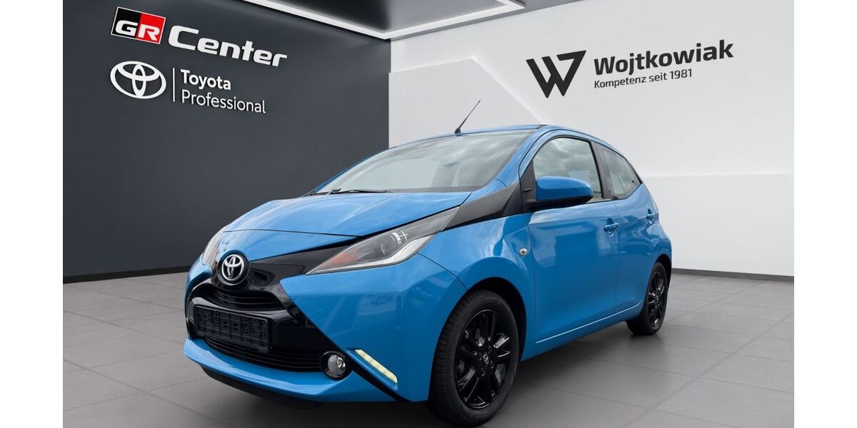 Toyota Aygo (X) 46.997 km 10.490 &euro; Friedberg 61169