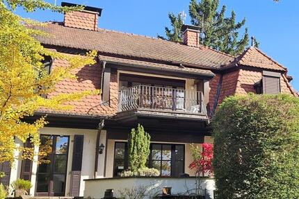 VON POLL - BAD HOMBURG: Charmante Villa mit gepflegtem Garten in ruhiger Lage in Bad Homburg zimmer