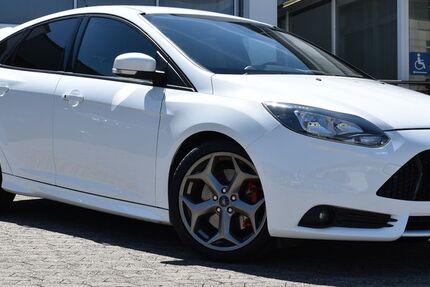 Ford Focus 164.000 km 8.900 &euro; Bad Vilbel 61118