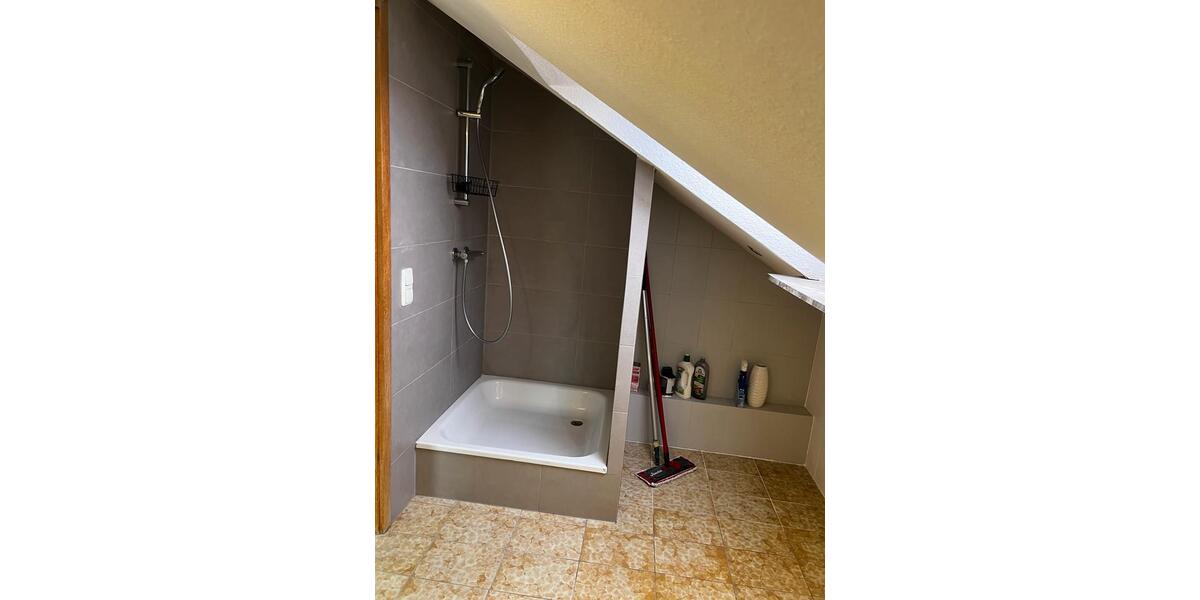 Dachgeschosswohnung 2 Zimmer 2 zimmer