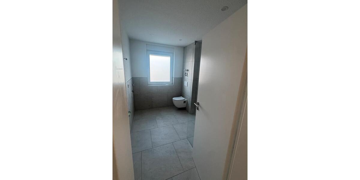 Etagenwohnung Nauheim - 4 Zimmer, 121 m&sup2;, 2.050&euro; | Angebot:25435473