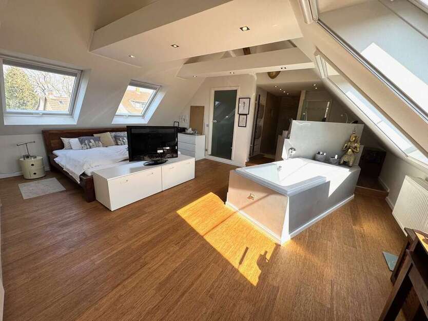 Haus zum Kaufen in Flörsheim-Weilbach 679.000 € 261 m²
