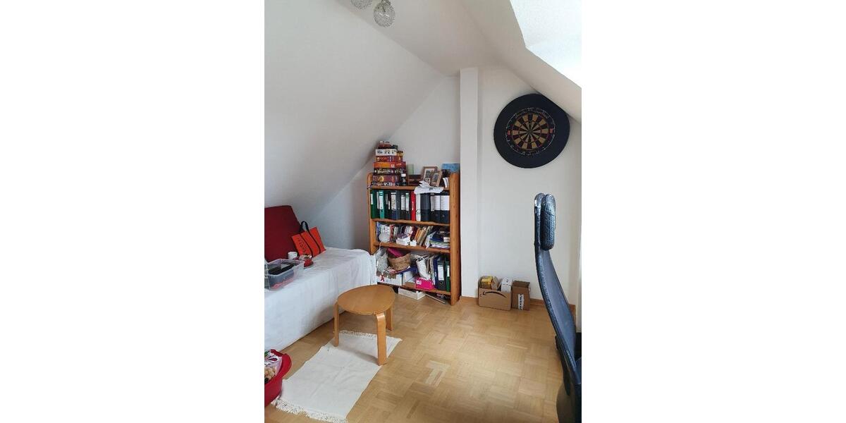 Frisch renovierte Maisonette-Wohnung in der Nähe vom Main und Baseler Platz 3 zimmer