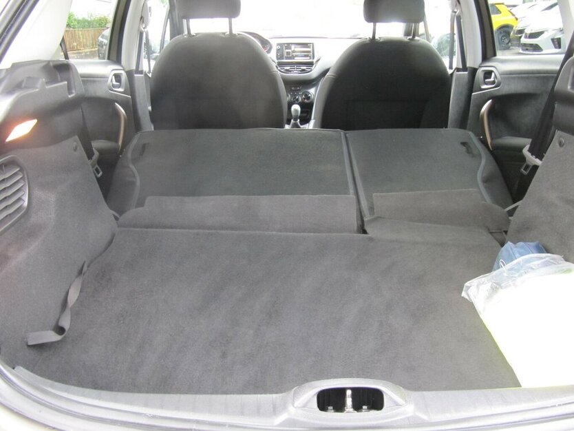 208 Style Klima + Insp.+ TÜV + Neu +