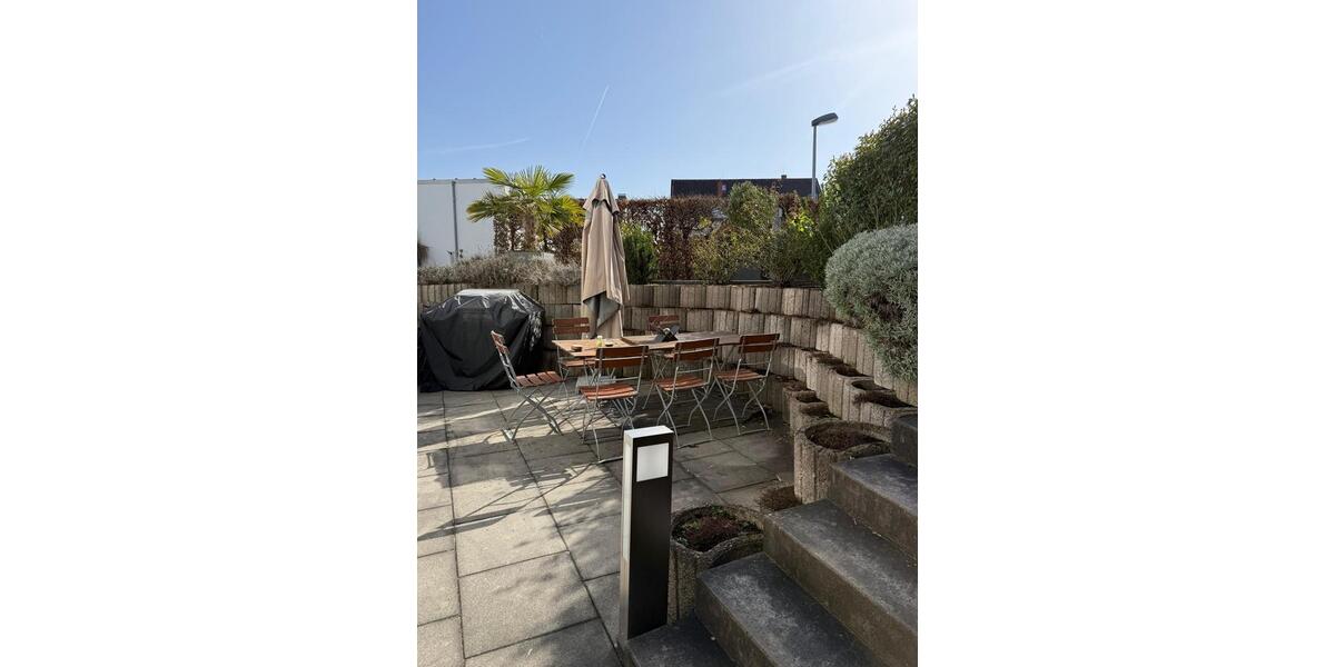 Etagenwohnung Frankfurt am Main Oberrad - 2 Zimmer, 82 m&sup2;, 1.240&euro; | Angebot:26479818