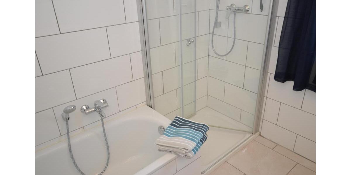 Exklusive 3-Zimmer Erdgeschosswohnung (141m²) mit Garten u. großer Terrasse in Usingen 3 zimmer