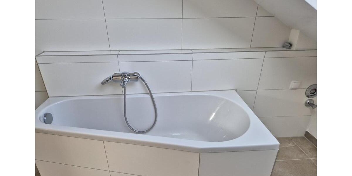 Dachgeschoßwohnung Kelkheim (Taunus) - 2 Zimmer, 67 m&sup2;, 870&euro; | Angebot:25613862