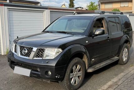 Nissan Pathfinder 288.000 km 4.900 &euro; Seligenstadt 63500
