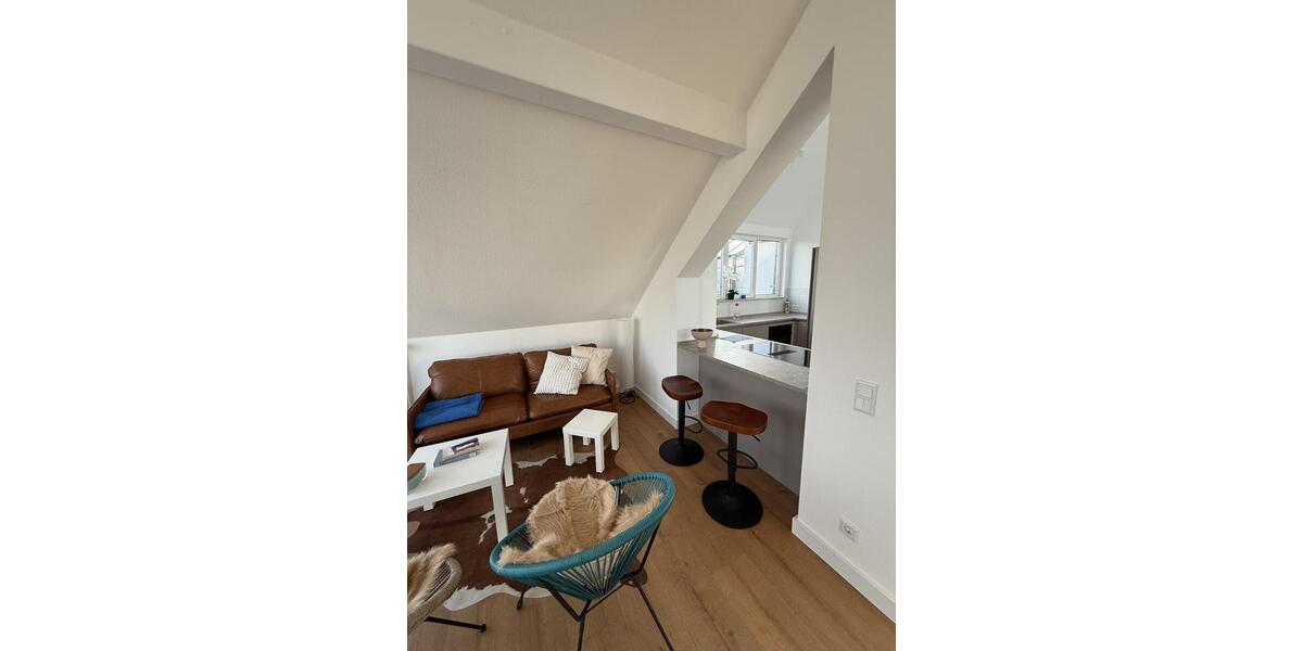 Dachgeschoßwohnung Friedrichsdorf - 2 Zimmer, 60 m&sup2;, 1.100&euro; | Angebot:25919026
