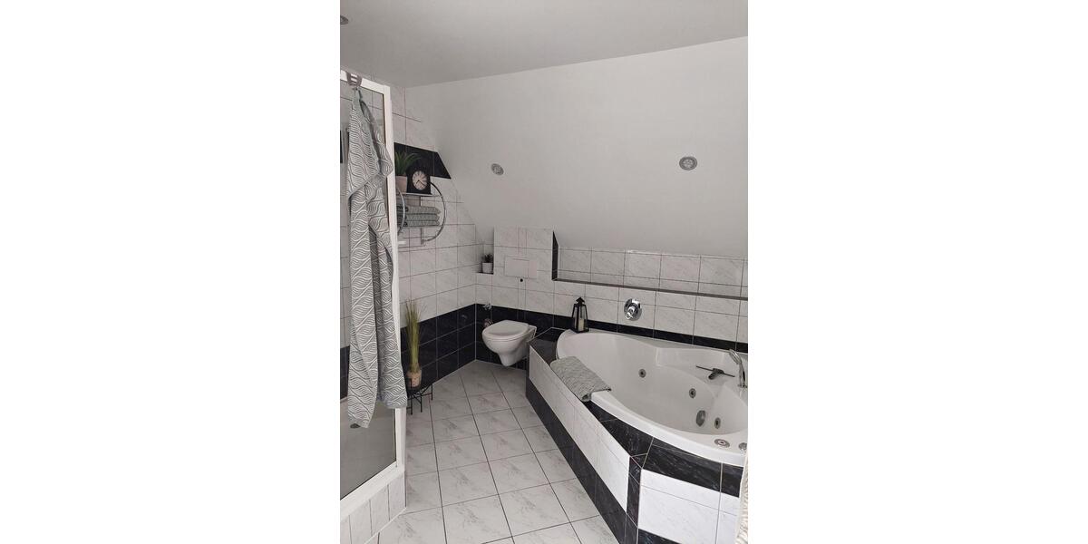 Einfamilienhaus Bischofsheim - 8 Zimmer, 165 m&sup2;, 689.000&euro; | Angebot:25625124