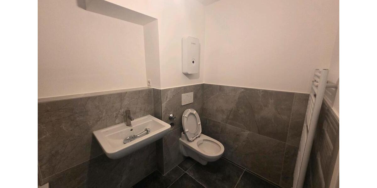 Mehrfamilienhaus, Wohnhaus Frankfurt am Main Niederrad - 3 Zimmer, 82 m&sup2;, 1.400&euro; | Angebot:25627210