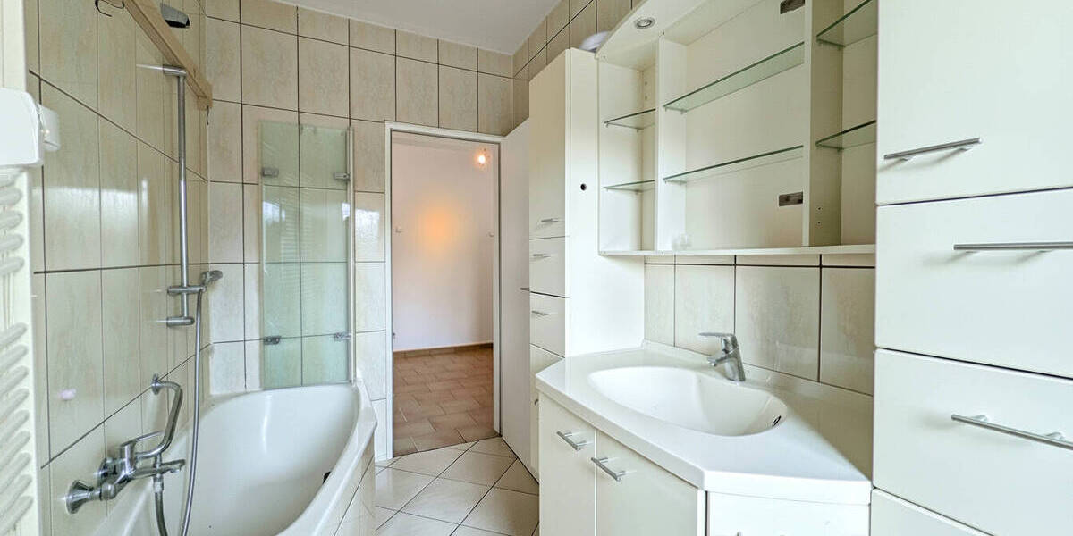 Etagenwohnung Frankfurt am Main Niederursel - 3 Zimmer, 91 m&sup2;, 380.000&euro; | Angebot:25996038