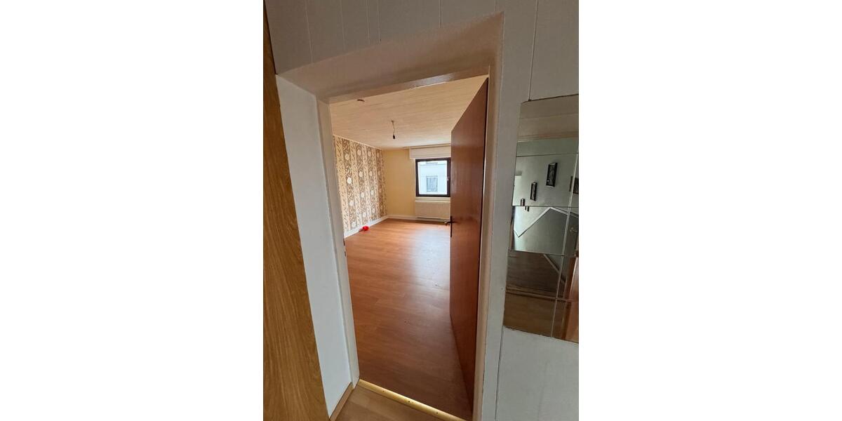 Etagenwohnung Frankfurt am Main Nied - 3 Zimmer, 70 m&sup2;, 1.300&euro; | Angebot:26671580