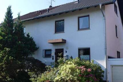 ***Ruhige Wohnlage! Großzügige Doppelhaushälfte, sofort frei, direkt in Dieburg*** 6 zimmer