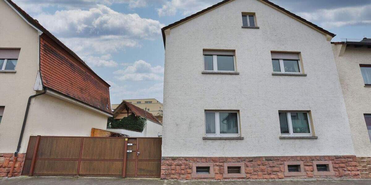 Zwei Wohnhäuser auf einem Grundstück in attraktiver Lage von Seligenstadt 1 zimmer