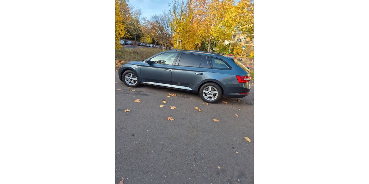 Skoda Superb 193.000 km 11.300 &euro; Frankfurt 64135