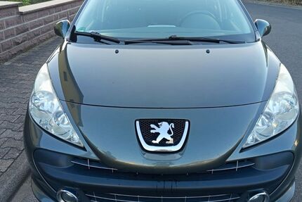 Peugeot 207 228.000 km 1.890 &euro; Nidderau 61130