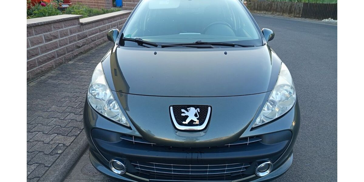 Peugeot 207 228.000 km 1.890 &euro; Nidderau 61130