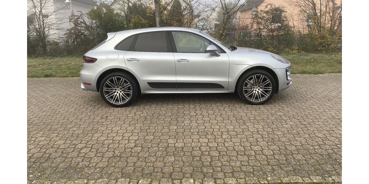 Porsche Macan 91.000 km 39.800 &euro; Kahl/M 63796