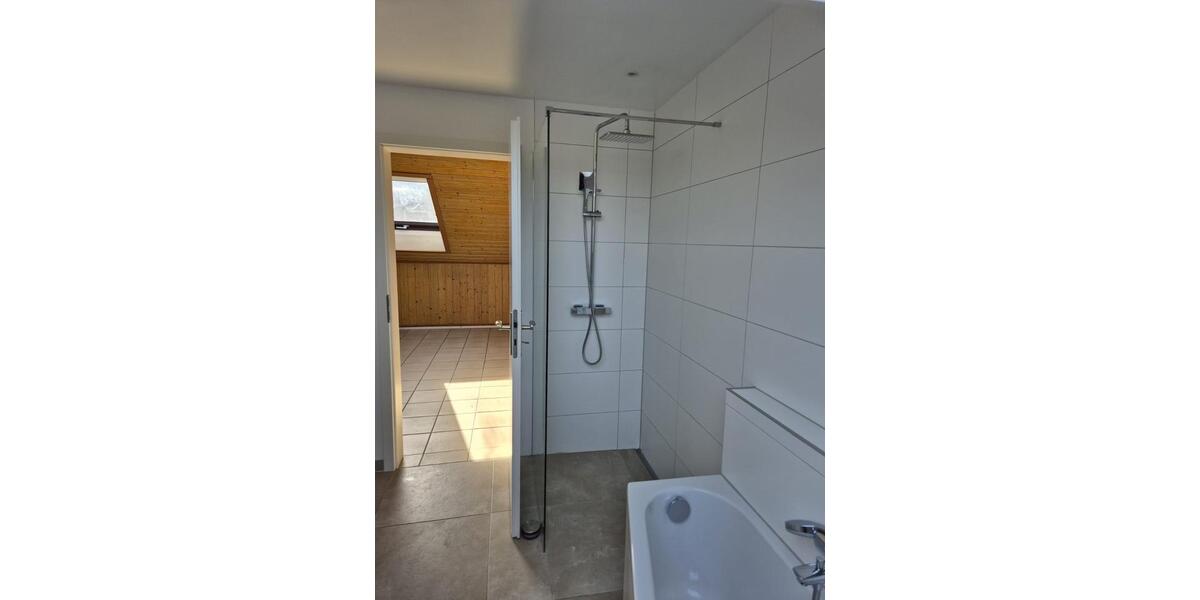 Dachgeschoßwohnung Kelkheim (Taunus) - 2 Zimmer, 67 m&sup2;, 870&euro; | Angebot:25613862