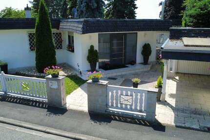 Haus zum Kaufen in Steinbach 990.000 € 252 m² 8 zimmer