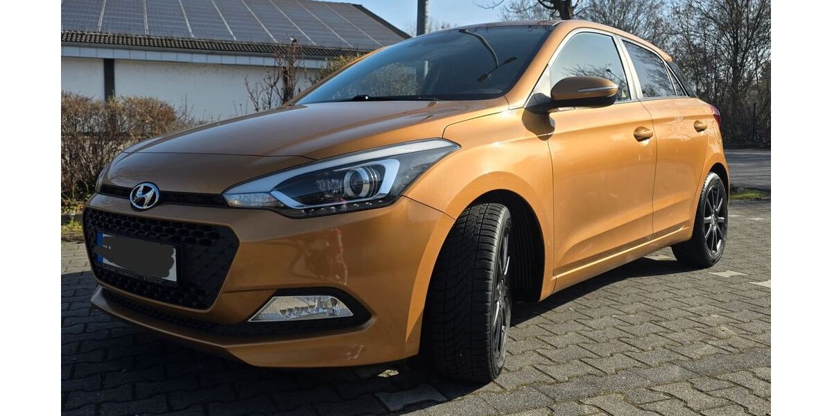 Hyundai i20 32.800 km 11.300 &euro; Offenbach 63065