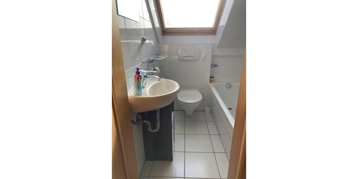 *** Gemütliche Dachgeschosswohnung mit Skylineblick *** 2.5 zimmer