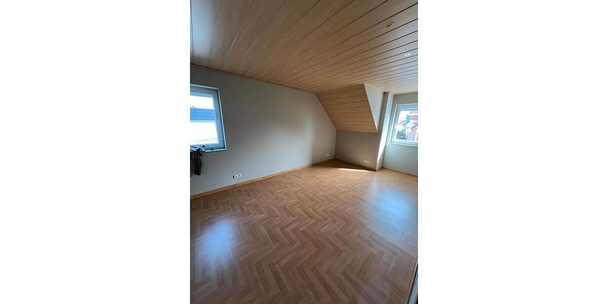 Doppelhaushälfte Großkrotzenburg - 6 Zimmer, 200 m&sup2;, 1.800&euro; | Angebot:26339630