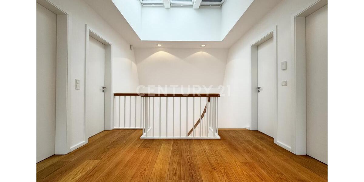 Maisonettenwohnung Frankfurt am Main Bockenheim - 3.5 Zimmer, 161 m&sup2;, 4.500&euro; | Angebot:26085907