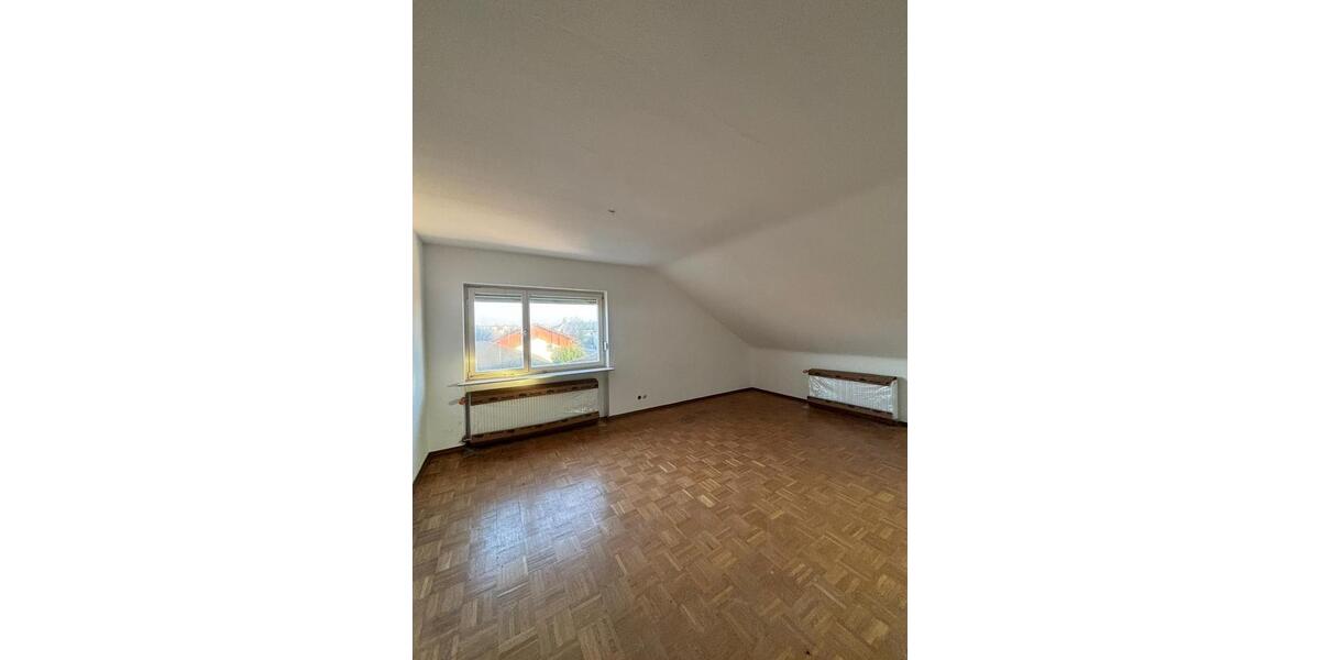 Dachgeschoßwohnung Büttelborn - 3 Zimmer, 60 m&sup2;, 800&euro; | Angebot:24788526