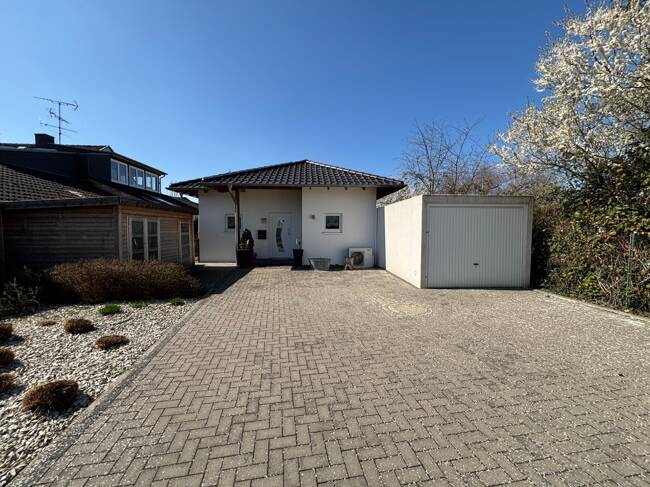 *Seligenstadt* Wohnen auf einer Ebene, 1 Familienhaus mit idyllischen Garten