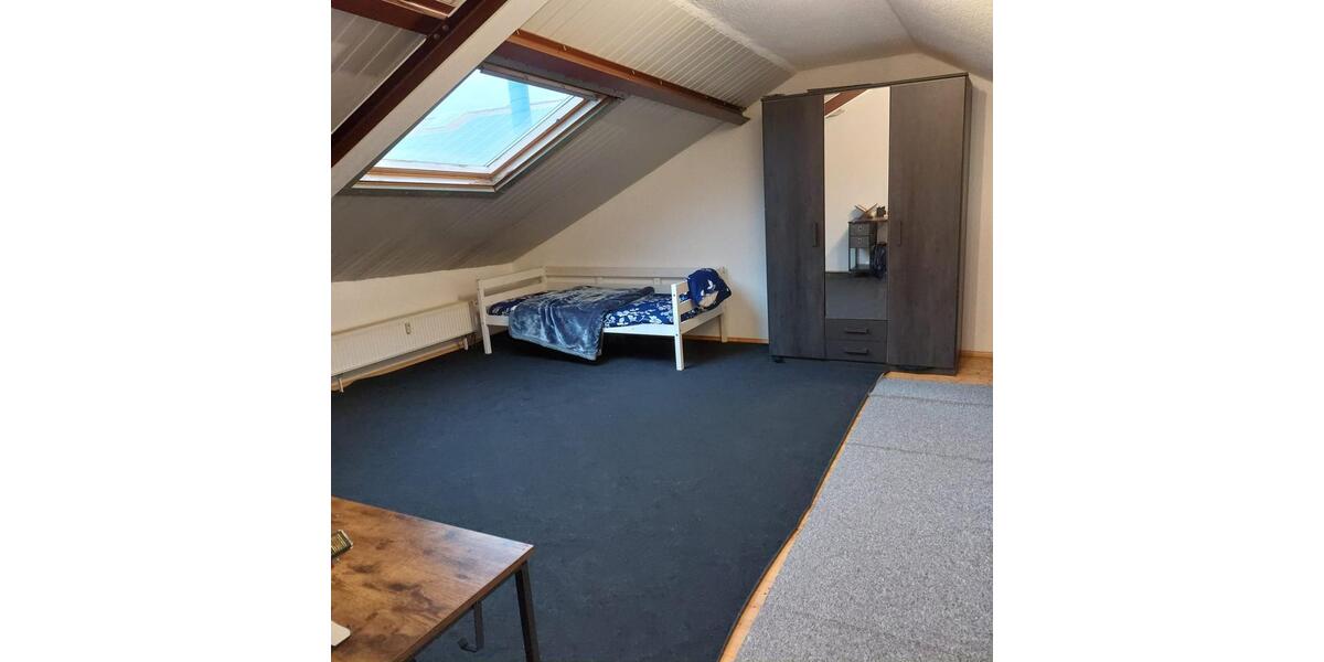 Dachgeschoßwohnung Griesheim - 4 Zimmer, 106 m&sup2;, 1.200&euro; | Angebot:25380877