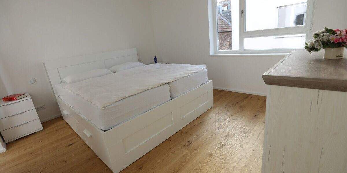 Einfamilienhaus Niederdorfelden - 7 Zimmer, 210 m&sup2;, 3.100&euro; | Angebot:25665446