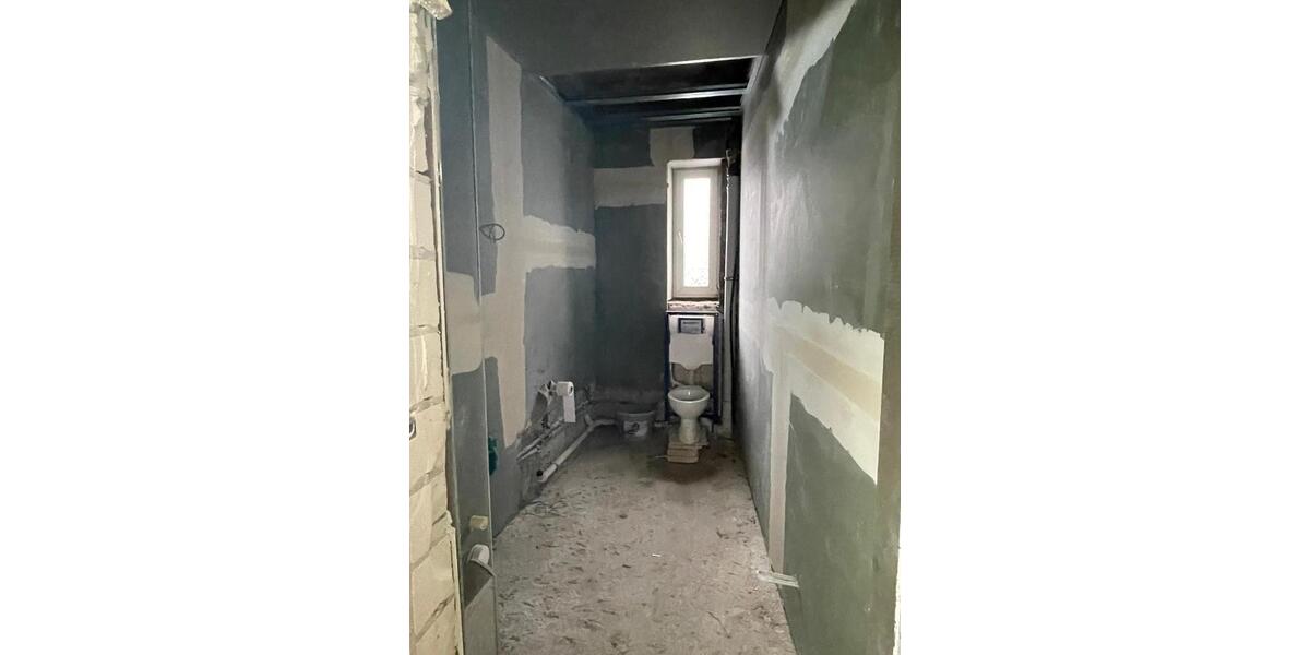 Exklusiver Erstbezug nach Sanierung – 4-Zimmer-EG-Wohnung mit Balkon 4 zimmer