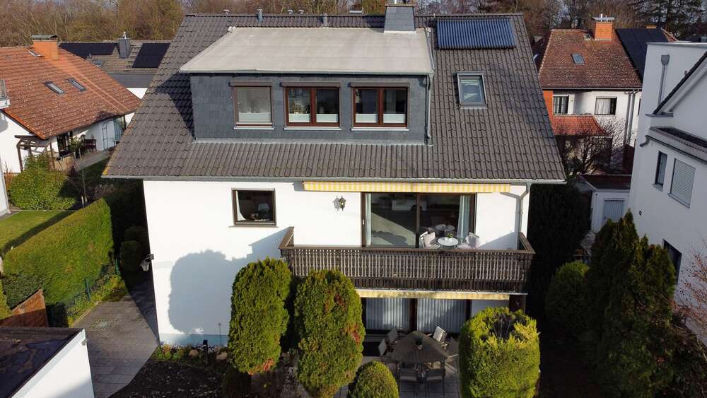 Haus zum Kaufen in Kriftel 1.590.000 € 313.66 m² 11 zimmer