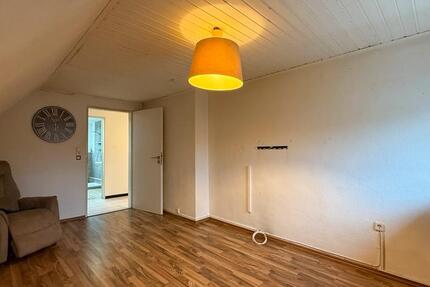 2,5 Zimmer Dachgeschosswohnung 65m2 mit Einbauküche & Geräte 2.5 zimmer