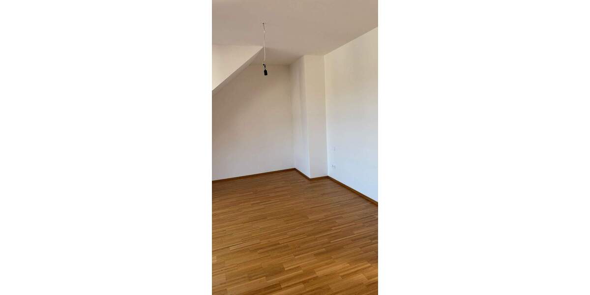 Etagenwohnung Offenbach am Main Hafen - 4 Zimmer, 154 m&sup2;, 2.695&euro; | Angebot:24277698
