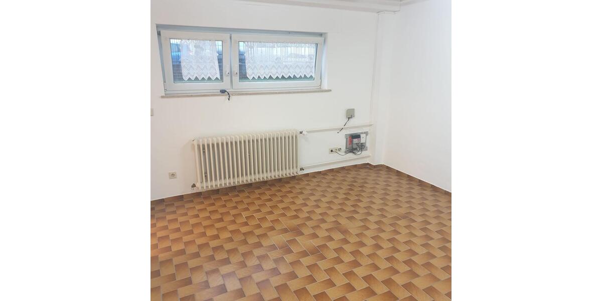 Ich biete Ihnen eine Kellergeschoss Wohnung an 1.5 zimmer