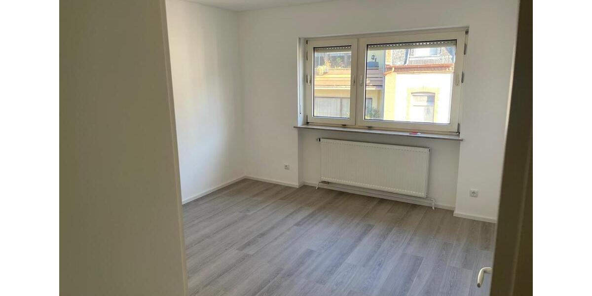 Etagenwohnung Frankfurt am Main West - 4 Zimmer, 114 m&sup2;, 1.800&euro; | Angebot:25431416