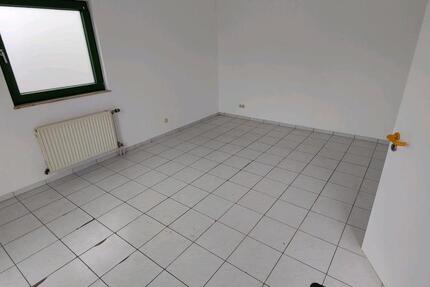Gewerbeobjekt Frankfurt am Main Bergen-Enkheim - 100&euro; | Angebot:12810667