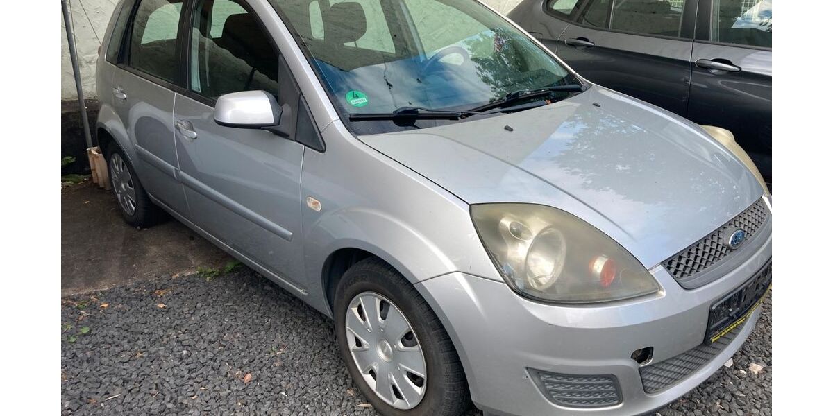 Ford Fiesta 163.000 km 2.900 &euro; Hanau 63450