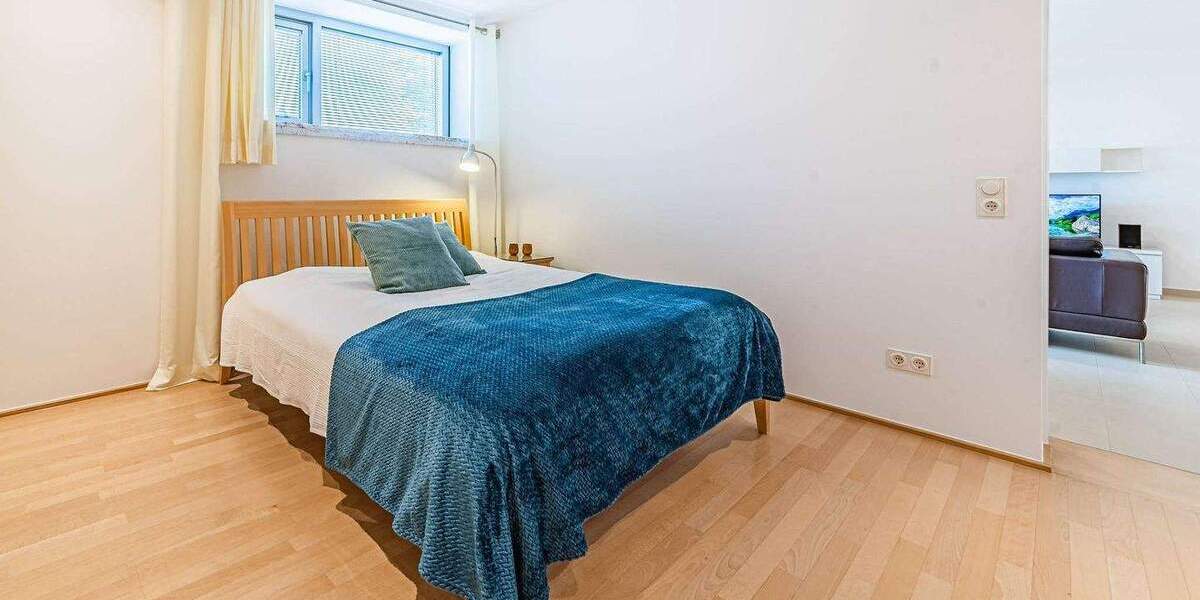 Etagenwohnung Frankfurt am Main Bahnhofsviertel - 2 Zimmer, 65 m&sup2;, 2.340&euro; | Angebot:24593862