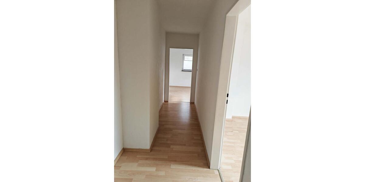 2,5 zimmerwohnung wannenbad ebk nähe uniklinik dfb zentrale fussläufig rossmann rewe eifler bussebahn s bahn lyonerstr 2.5 zimmer