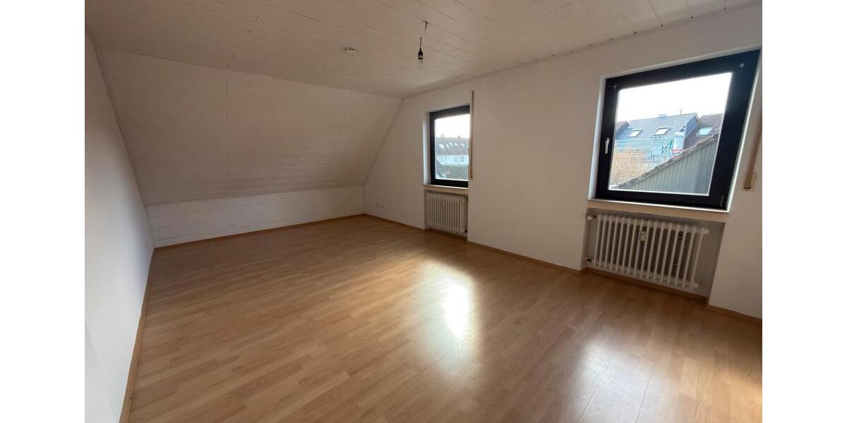 Dachgeschoßwohnung Bruchköbel - 4 Zimmer, 85 m&sup2;, 1.020&euro; | Angebot:26089902