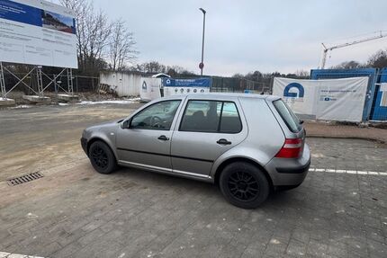 VW Golf 162.000 km 1.350 &euro; Schwalbach am Taunus 65824