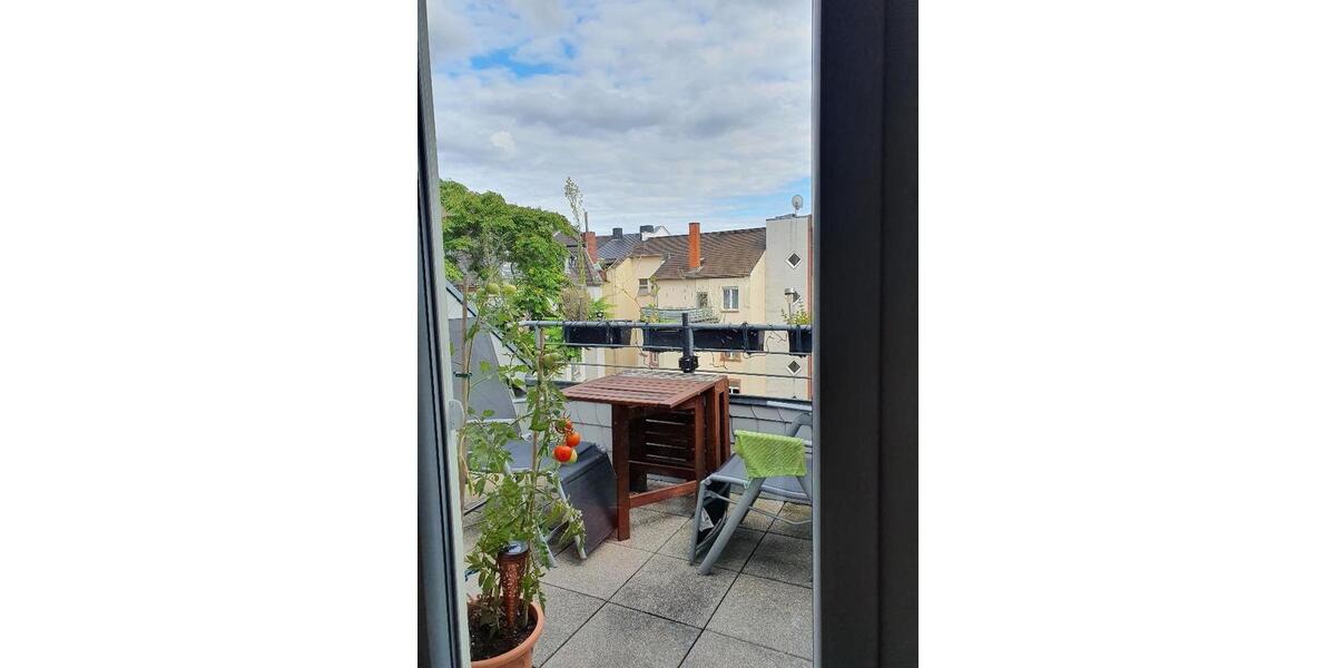 Frisch renovierte Maisonette-Wohnung in der Nähe vom Main und Baseler Platz 3 zimmer