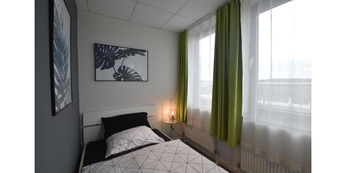 Voll ausgestattetes Penthouse-Apartment für 1 Person, zentral in Frankfurt-Niederrad 1 zimmer