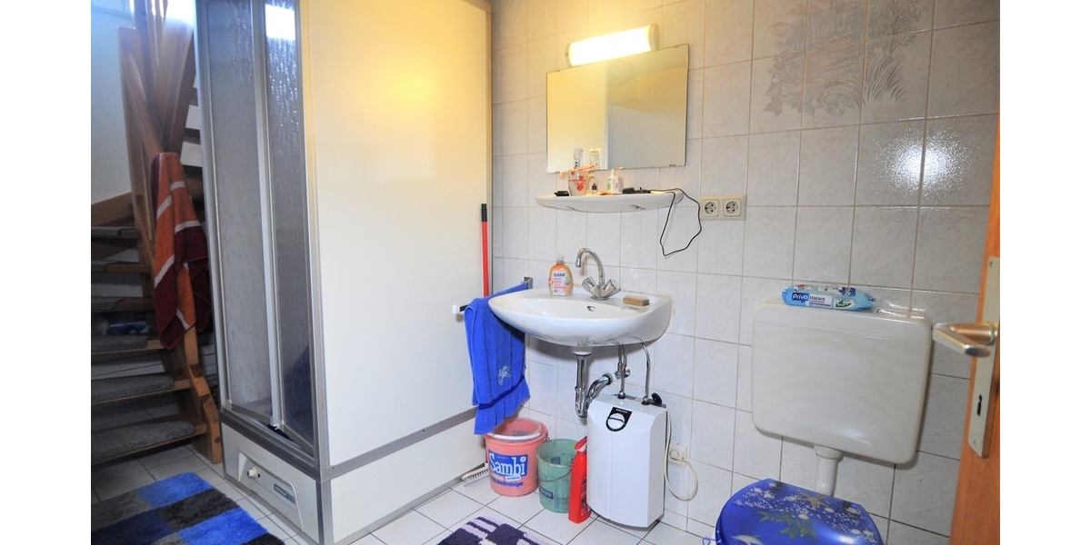 Top Angebot: 1 Grundstück, 3 Gebäude, bis zu 5 WE, davon 3 vermietet - Mehrfamilienhaus, Wohnhaus Schmitten | Angebot:26339403
